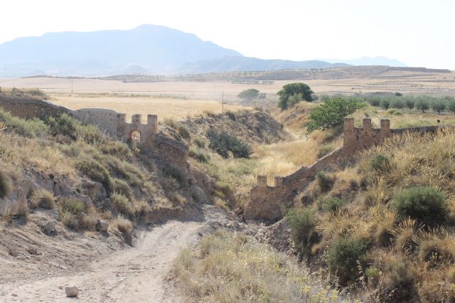 Finaliza la rehabilitación del muro perimetral de la Fuente del Cerco - 1, Foto 1