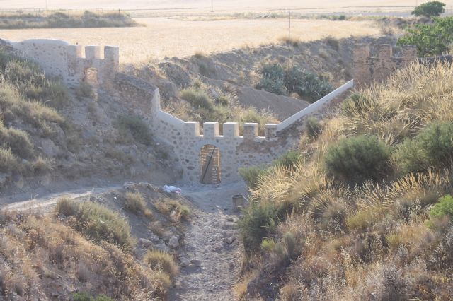 Finaliza la rehabilitación del muro perimetral de la Fuente del Cerco - 2, Foto 2