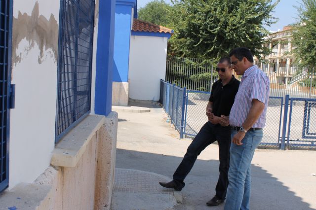 El concejal de Educación visita las obras del CEIP Miguel Hernández - 1, Foto 1