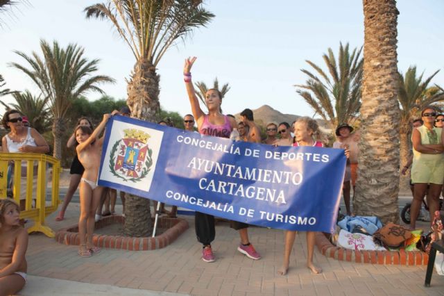 El deporte estival congrega a 5.000 personas en las playas de Cartagena - 4, Foto 4