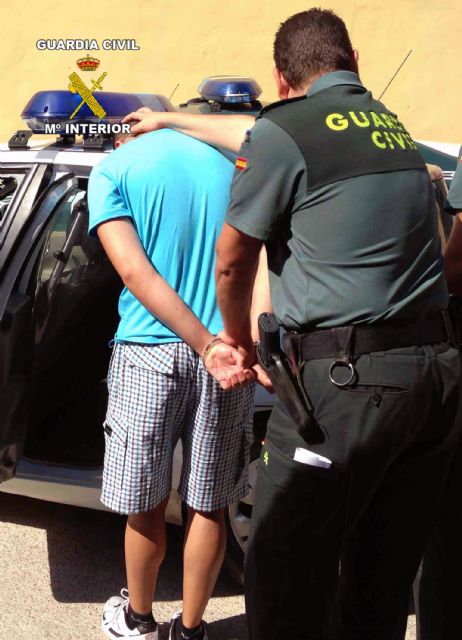 La Guardia Civil detiene a un joven dedicado a la comisión de atracos en Abarán - 1, Foto 1