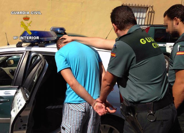 La Guardia Civil detiene a un joven dedicado a la comisión de atracos en Abarán - 2, Foto 2