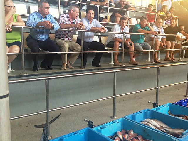 Antonio Sevilla elogia la intensa actividad de la flota pesquera del Puerto de Águilas - 1, Foto 1