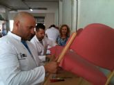 Una decena de desempleados lorquinos aprende el oficio de tapicero rehabilitando mobiliario del Ayuntamiento