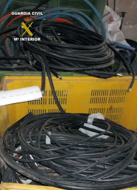 La Guardia Civil detiene a dos personas  por la sustracción de cable de cobre de alumbrado público en Miranda y El Albujón - 2, Foto 2