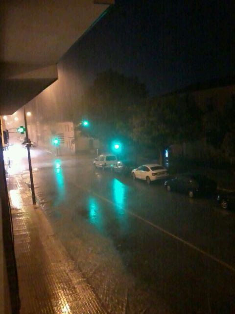 Las lluvias de ayer ocasionan pequeñas inundaciones en el municipio - 1, Foto 1