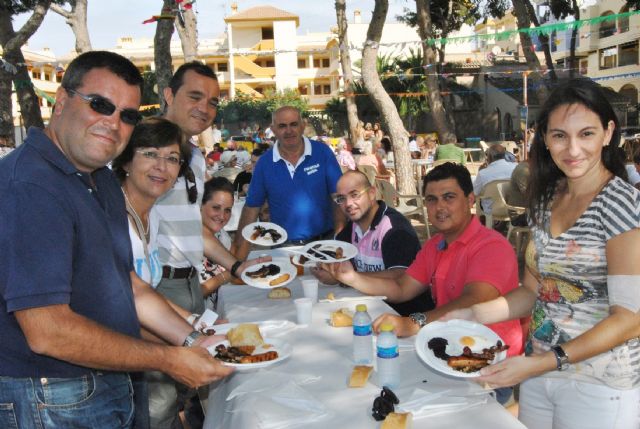 Nadie quiso perderse el desayuno inglés en las fiestas de Roda - 1, Foto 1