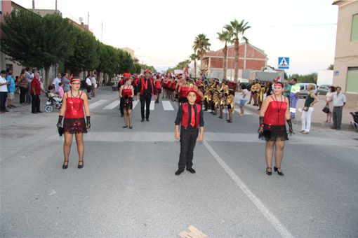 Las peñas dan brillo al multitudinario desfile de carrozas de Las Torres de Cotillas - 2, Foto 2