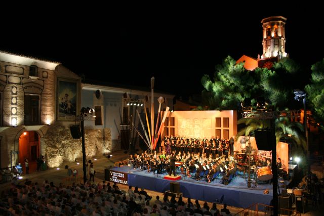 La pasión de la copla inunda la Plaza del Castillo en el concierto del Coro 'Ciudad de Cehegín' y la Sociedad Musical - 1, Foto 1