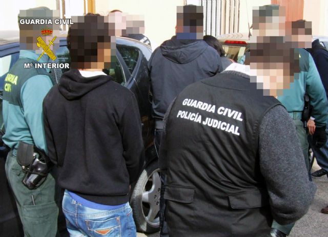 La Guardia Civil desarticula una red dedicada al trfico de droga que ocasion un grave accidente de trfico y se dio a la fuga, Foto 2