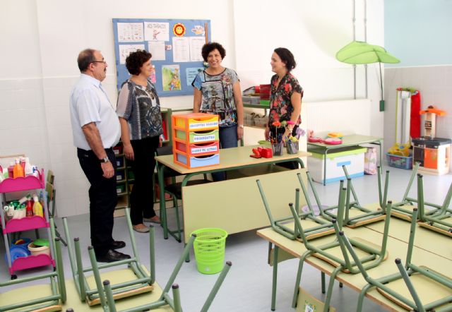 La Alcaldesa supervisa los últimos detalles para el inicio del curso escolar en los centros educativos de Puerto Lumbreras - 1, Foto 1