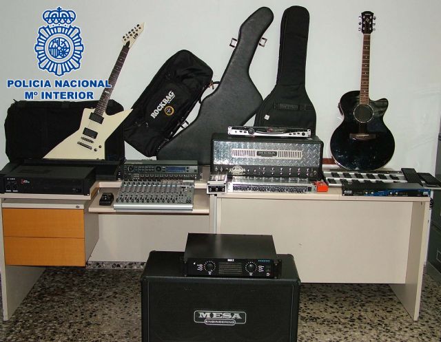 La Policía Nacional detiene a dos personas por el robo de material de un grupo de rock en Yecla - 1, Foto 1