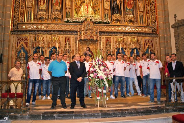 ElPozo Murcia FS realiza una ofrenda floral a la Virgen de la Fuensanta antes de disputar la Vuelta Supercopa y Liga - 3, Foto 3