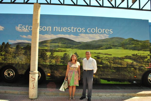 La Alcaldesa de San Pedro del Pinatar, visita el Autobús de Iberdrola - 1, Foto 1