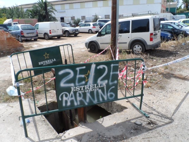 El Grupo Socialista pide explicaciones por los aparcamientos ilegales en el entorno de La Azacaya - 1, Foto 1