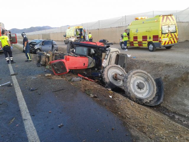 Fallece el conductor de un tractor en un accidente de tráfico en Águilas - 3, Foto 3