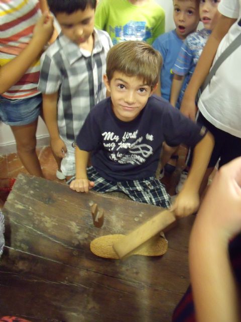 Los niños y niñas descubren antiguos oficios del municipio a través de la actividad Los Oficios de tu Mayores - 3, Foto 3