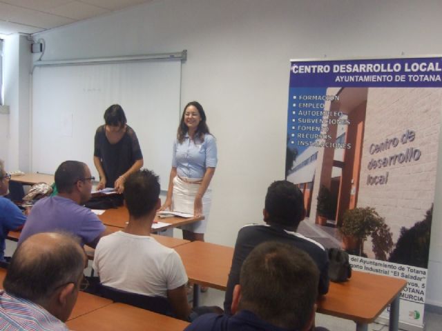 Un total de 36 usuarios participan en el curso de capacitación gratuito, Foto 2