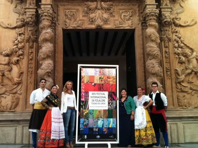 200 personas de 6 grupos de Italia, Colombia, Angola y España apoyarán en el XXIV Festival de Folclore Ciudad de Lorca la candidatura del bordado lorquino como patrimonio de la humanidad - 1, Foto 1