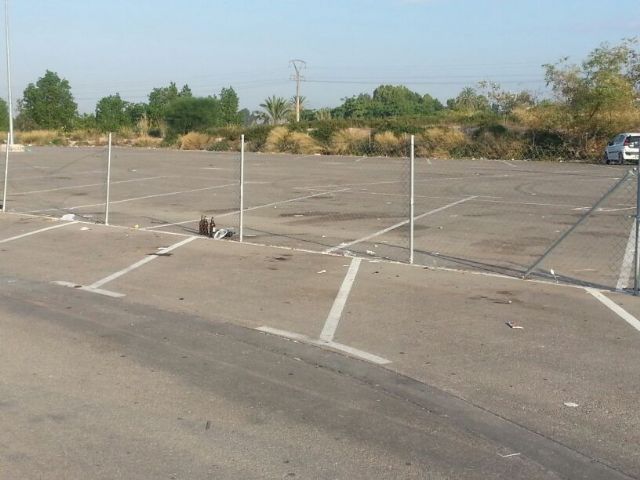 IU-Verdes denuncia el estado de suciedad del aparcamiento disuasorio de El Malecón - 4, Foto 4