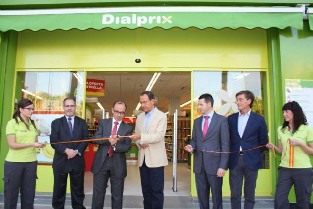 El Alcalde muestra su apoyo a la apertura de nuevos establecimientos comerciales en la ciudad - 1, Foto 1