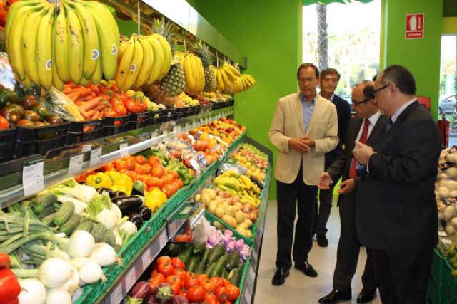 El Alcalde muestra su apoyo a la apertura de nuevos establecimientos comerciales en la ciudad - 2, Foto 2