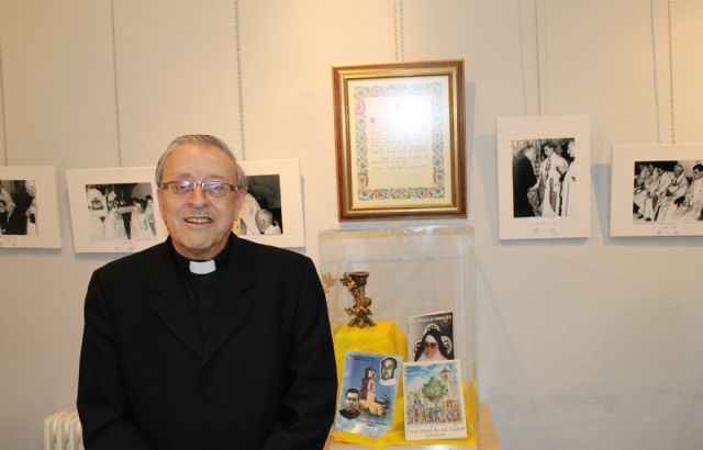 La exposición Imágenes de una vida recoge fotografías de Don Juan Sánchez a lo largo de sus 50 años como sacerdote - 1, Foto 1