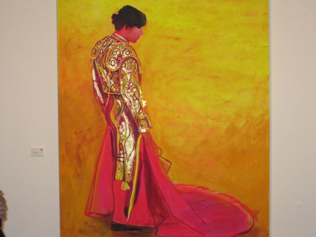 Autoridades municipales asisten a la inauguración de la exposición de Muher, en el Palacio del Almudí, Foto 6