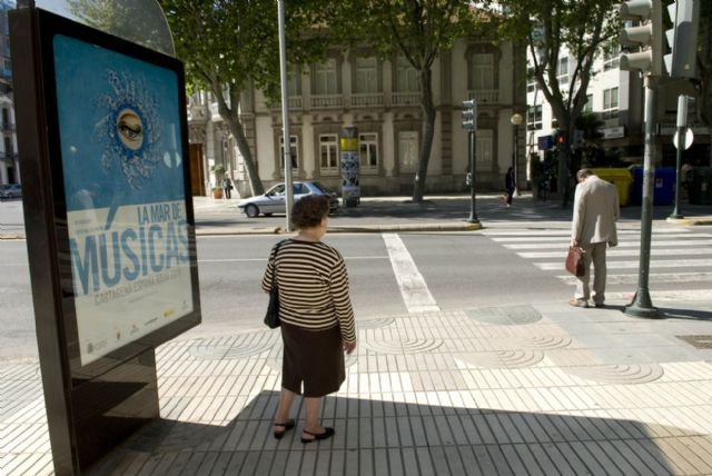 El Ayuntamiento comprará a Cemusa las marquesinas de autobús y los mupis - 1, Foto 1