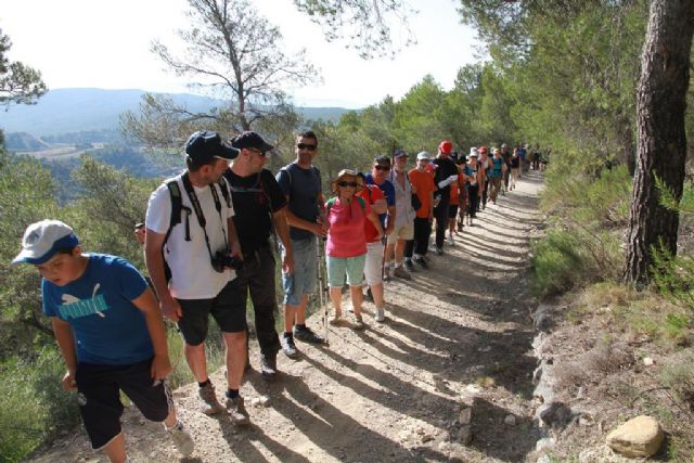 El Ayuntamiento de Alhama informa de la convocatoria de becas para alumnos de niveles postobligatorios no universitarios, Foto 1