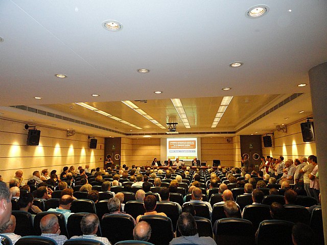 Un centenar de directivos de COAG, de cooperativas, y de asociaciones de propietarios de fincas en espacios naturales del valle del guadalentin participan en una asamblea celebrada en CROEM sobre los espacios naturles de la region, Foto 4