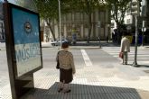 El Ayuntamiento comprará a Cemusa las marquesinas de autobús y los mupis