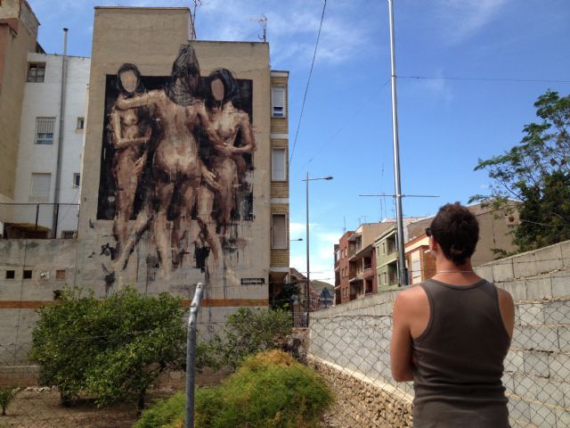 Borondo recoge las tres culturas de Blanca en un gran mural - 1, Foto 1
