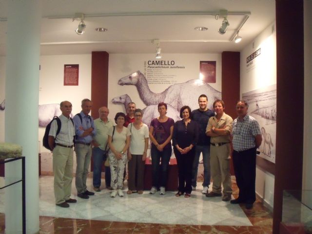 Prestigiosos estudiosos europeos visitan el yacimiento de la Hoya de la Sima - 1, Foto 1