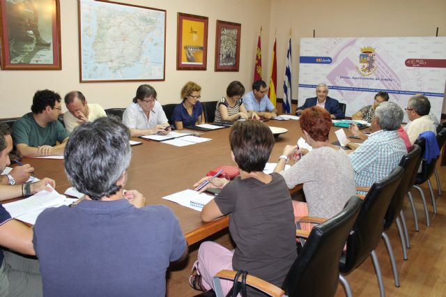 El Consejo Escolar Municipal se reúne con motivo del inicio del curso lectivo - 1, Foto 1