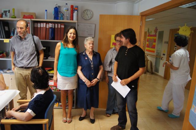 Autoridades municipales asisten al almuerzo totanero dentro del IX Encuentro Solidario de Amigos y Enfermos de Alzheimer, Foto 2