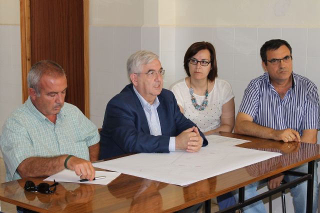 El alcalde presenta a los vecinos y vecinas de la Cañada del Trigo la remodelación de la plaza de la pedanía - 1, Foto 1