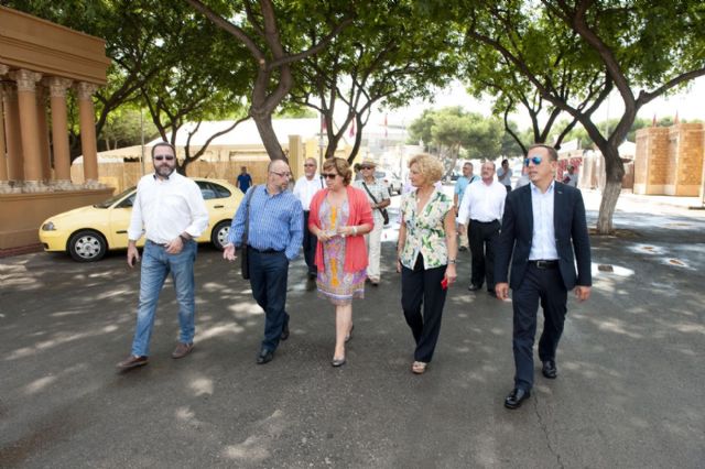 La alcaldesa visita los últimos retoques del campamento festero - 3, Foto 3