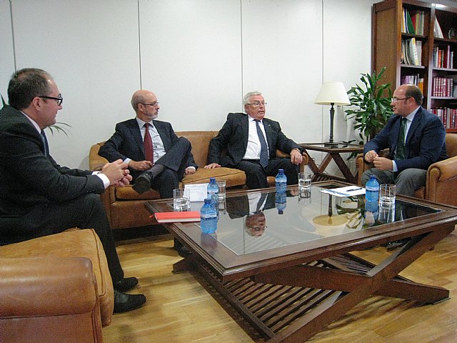 Educación impulsa que las universidades públicas refuercen su actividad en los sectores que actúen de motor de la sociedad regional - 1, Foto 1