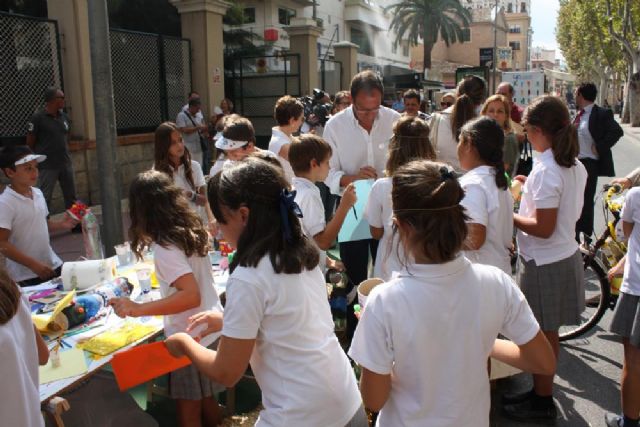 Los coches de Alfonso X ceden su espacio para disfrutar de actividades de ocio, talleres y concursos - 2, Foto 2