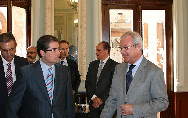 El presidente asegura que los principales indicadores avalan un mejor comportamiento de la economía regional - 1, Foto 1