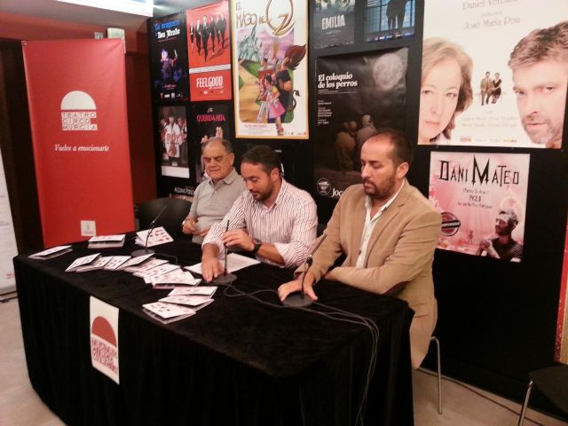 La nueva temporada de TCM se acerca a los ciudadanos a través del espectáculo de calle Typical - 1, Foto 1