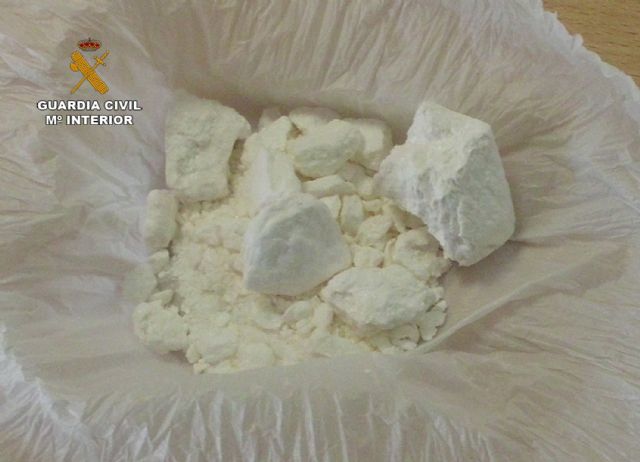 La Guardia Civil desmantela dos puntos de  de venta de droga en Bullas - 3, Foto 3