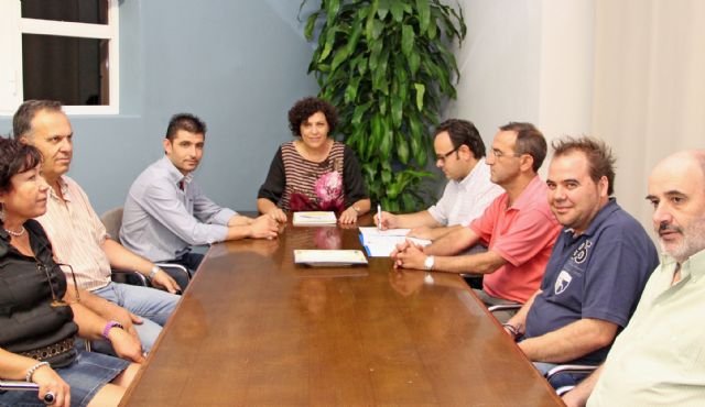 La Alcaldesa se reúne con la Confederación de Empresarios ASEPLU para planificar la puesta en macha de un Plan de Dinamización del Comercio Local - 1, Foto 1