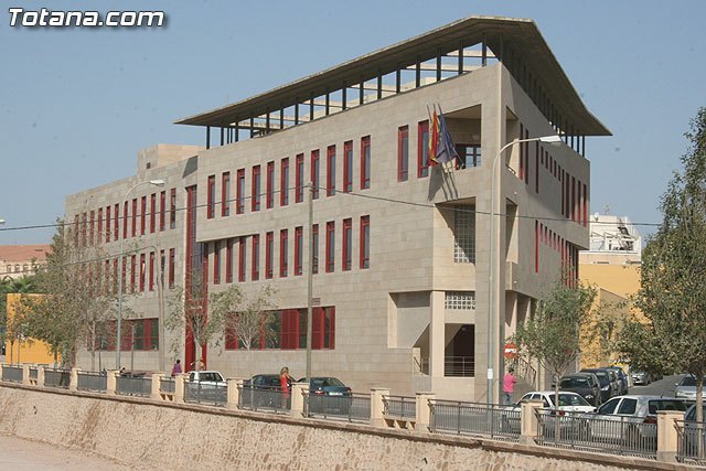 IU Totana apoya las reivindicaciones de los Procuradores y rechaza de plano el Proyecto de Ley, Foto 1