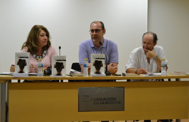 MarianGardi presenta en Águilas su libro La doble naturaleza del ser humano - 2, Foto 2