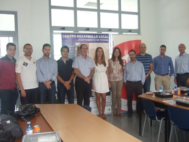 AJE Guadalentín celebra su reunión de junta directiva en las instalaciones del Centro de Desarrollo Local de Totana, Foto 1