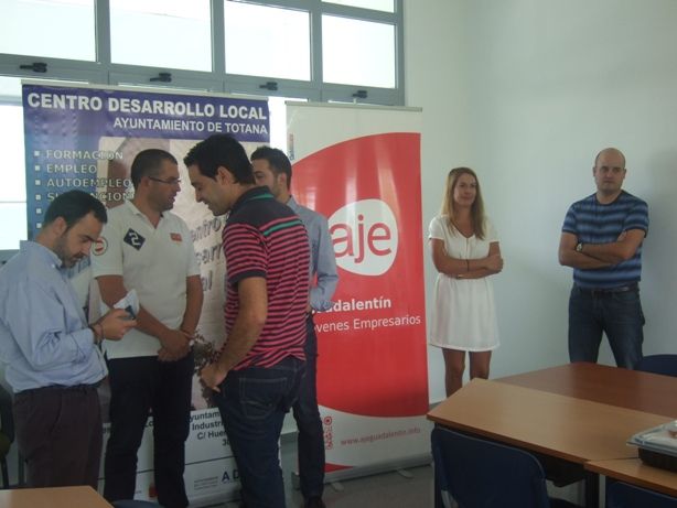 AJE Guadalentín celebra su reunión de junta directiva en las instalaciones del Centro de Desarrollo Local de Totana, Foto 2