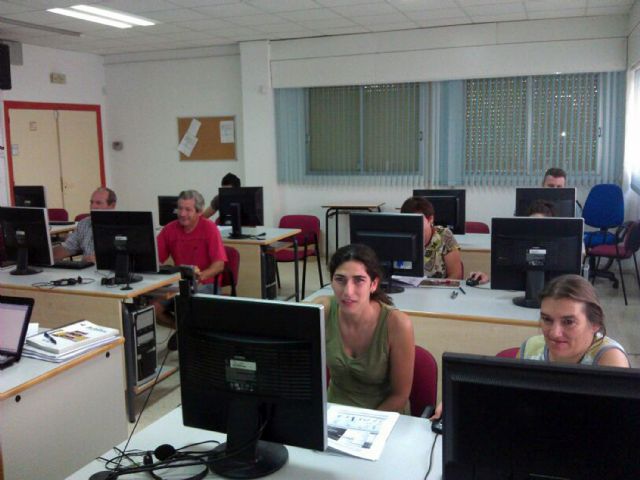 La Concejalía de Nuevas Tecnologías torreña continúa con sus cursos de informática básica - 1, Foto 1