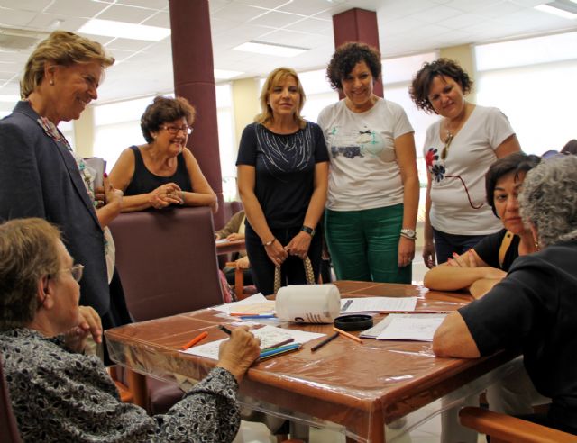 La Comisión Especial de Discapacidad de la Asamblea Regional conoce las nuevas instalaciones y analiza los servicios que se prestan en Puerto Lumbreras para atender a personas con discapacidad - 1, Foto 1